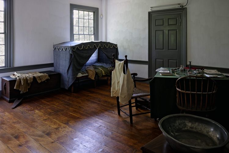 Ford Mansion Credit - Xiomaro.jpg
2d Floor: Aides’ and Guests’ Bedroom - Table and Folding Camp Cot